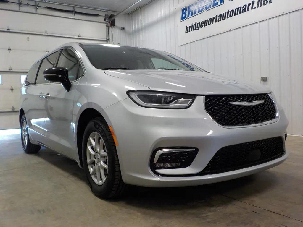 used 2024 Chrysler Pacifica car, priced at $29,999