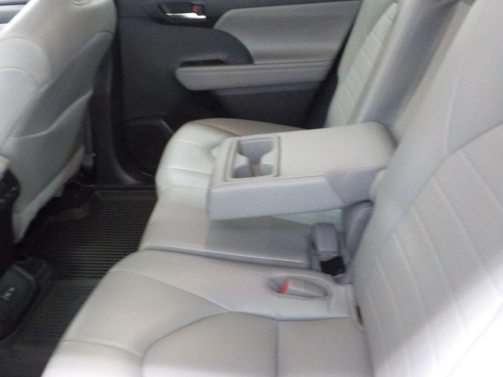 used 2022 Toyota Highlander car, priced at $33,999