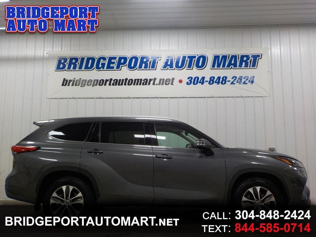 used 2022 Toyota Highlander car, priced at $33,999