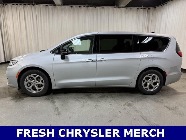 used 2024 Chrysler Pacifica car, priced at $37,645
