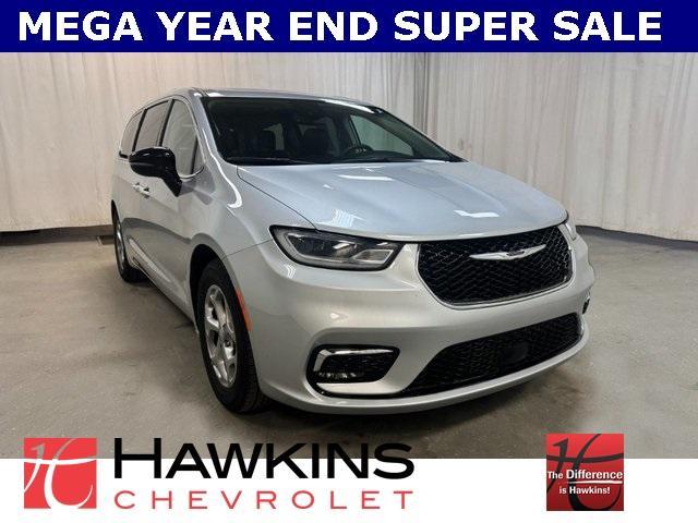 used 2024 Chrysler Pacifica car, priced at $37,245