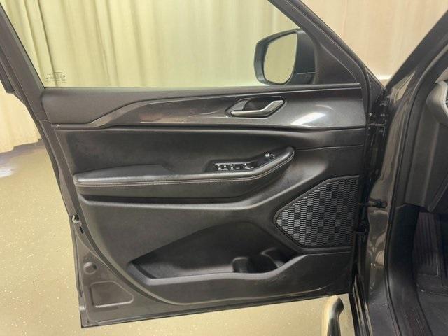 used 2023 Jeep Grand Cherokee car, priced at $27,825