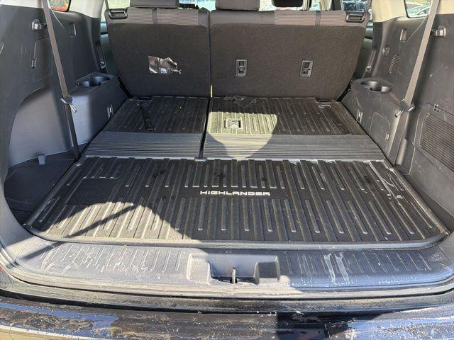 used 2023 Toyota Highlander car, priced at $33,550