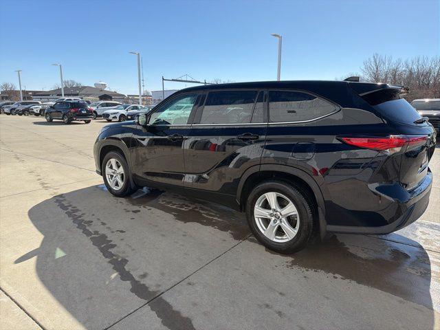 used 2023 Toyota Highlander car, priced at $33,550