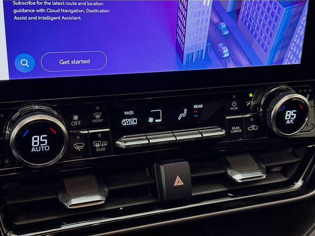 used 2023 Toyota Highlander car, priced at $33,650