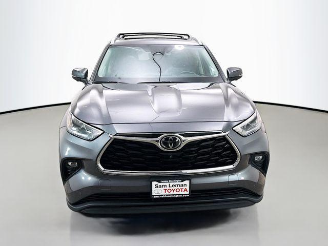 used 2023 Toyota Highlander car, priced at $33,650