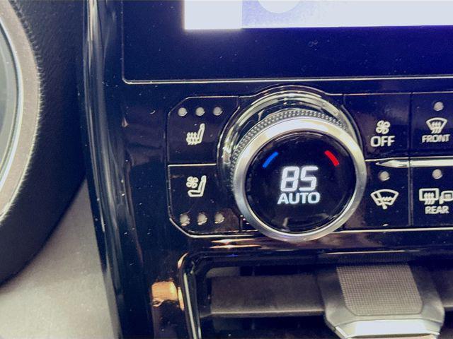 used 2023 Toyota Highlander car, priced at $33,650