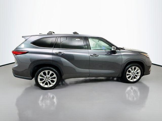used 2023 Toyota Highlander car, priced at $33,650