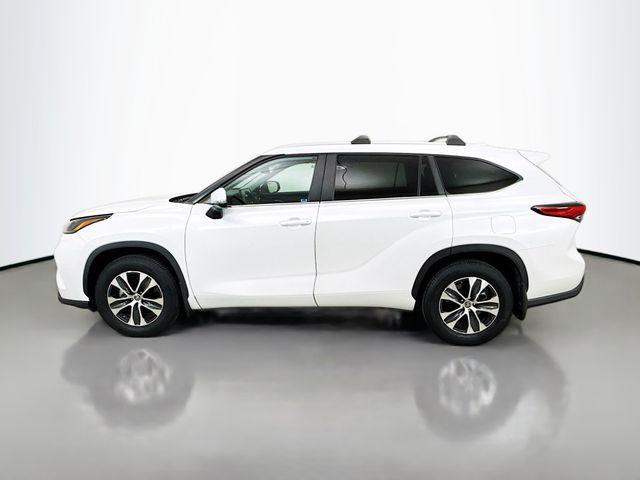 used 2023 Toyota Highlander car, priced at $34,350