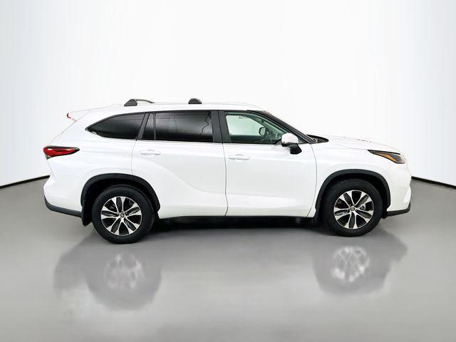 used 2023 Toyota Highlander car, priced at $34,350