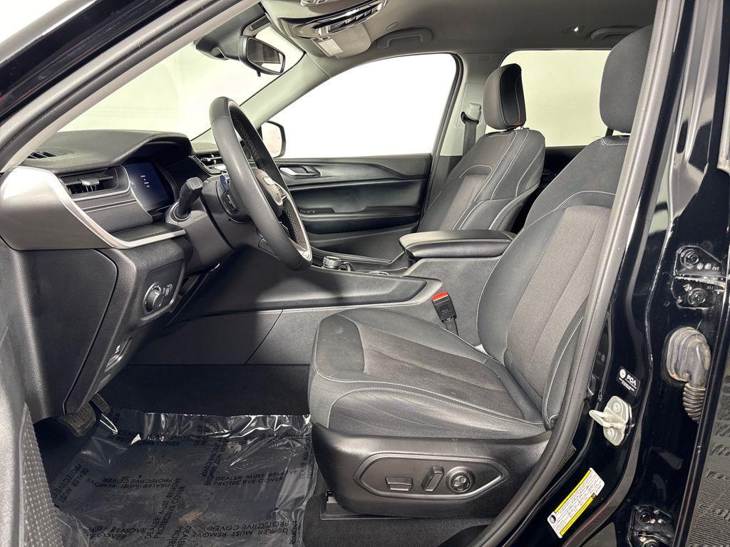 used 2024 Jeep Grand Cherokee car, priced at $26,199