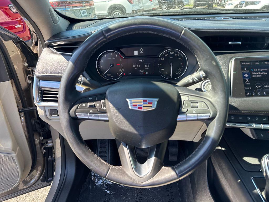 used 2023 Cadillac XT4 car, priced at $27,978