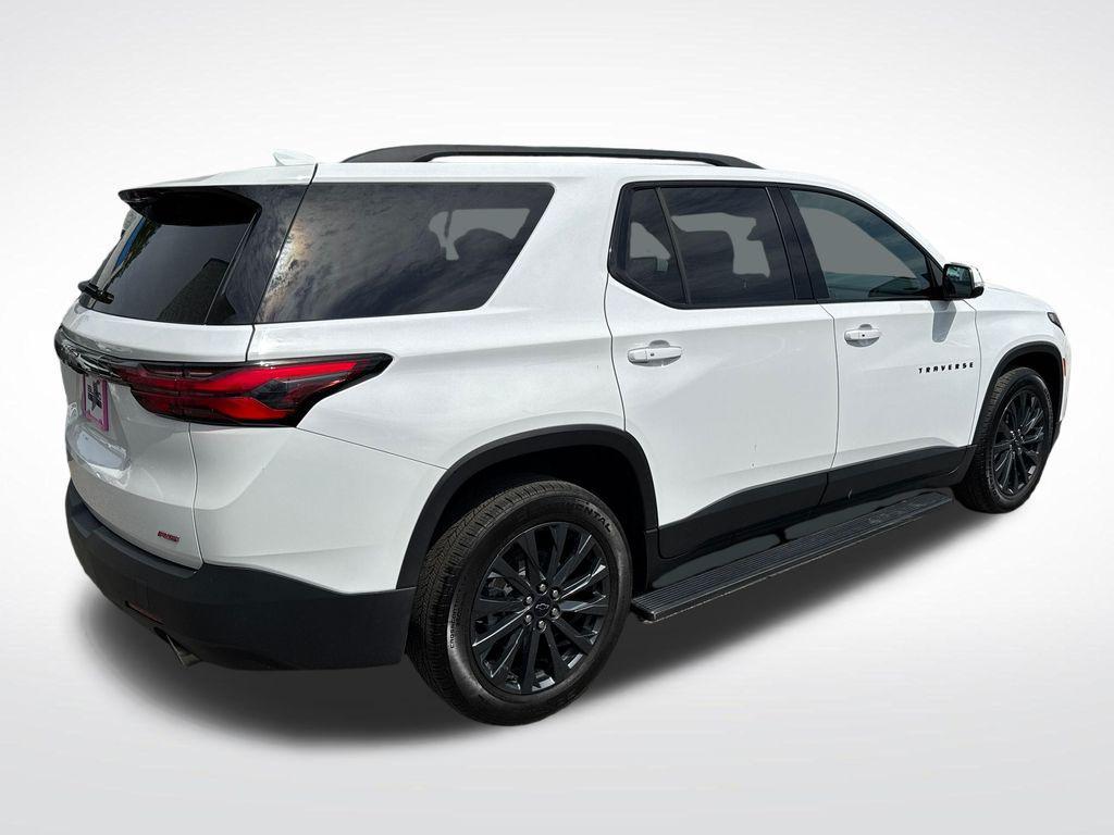 used 2023 Chevrolet Traverse car, priced at $32,478