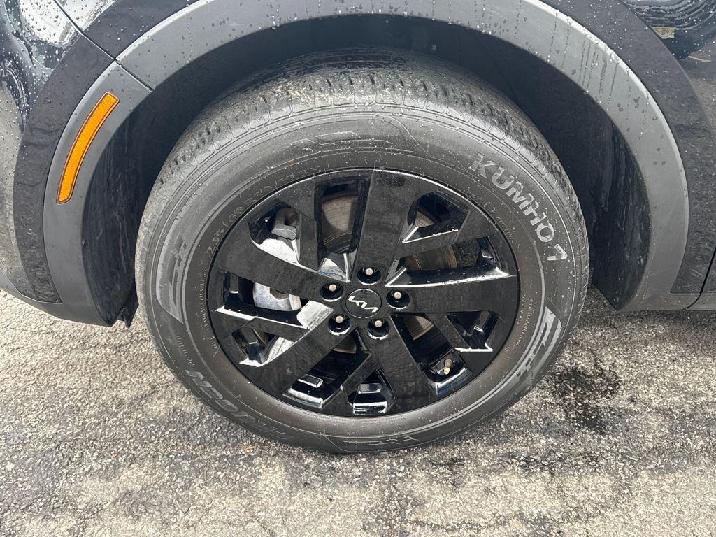 used 2023 Kia Sorento car, priced at $26,886