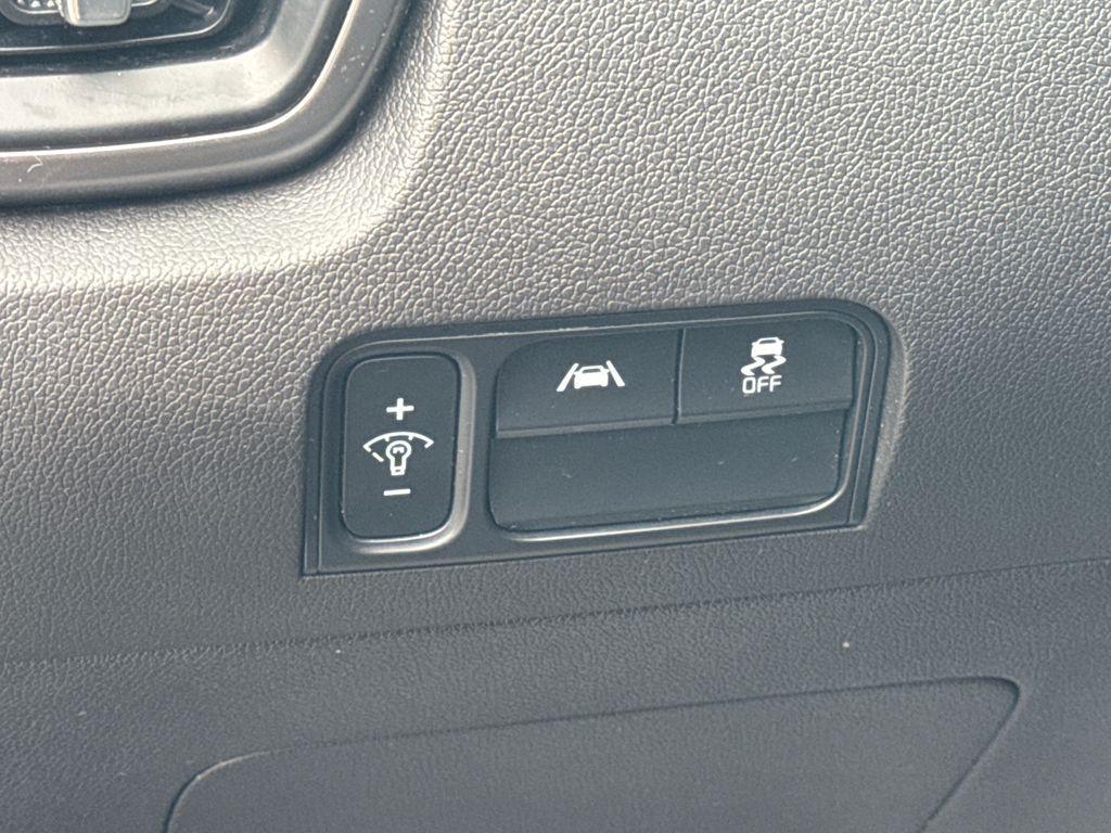 used 2023 Kia Sorento car, priced at $26,886