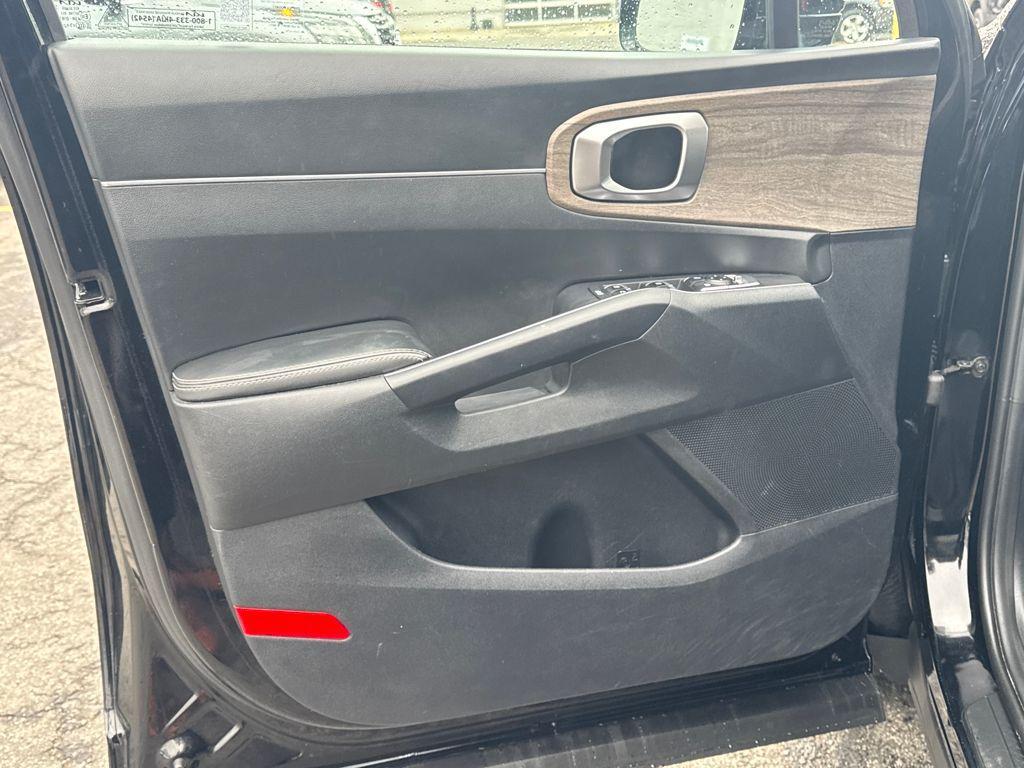 used 2023 Kia Sorento car, priced at $26,886