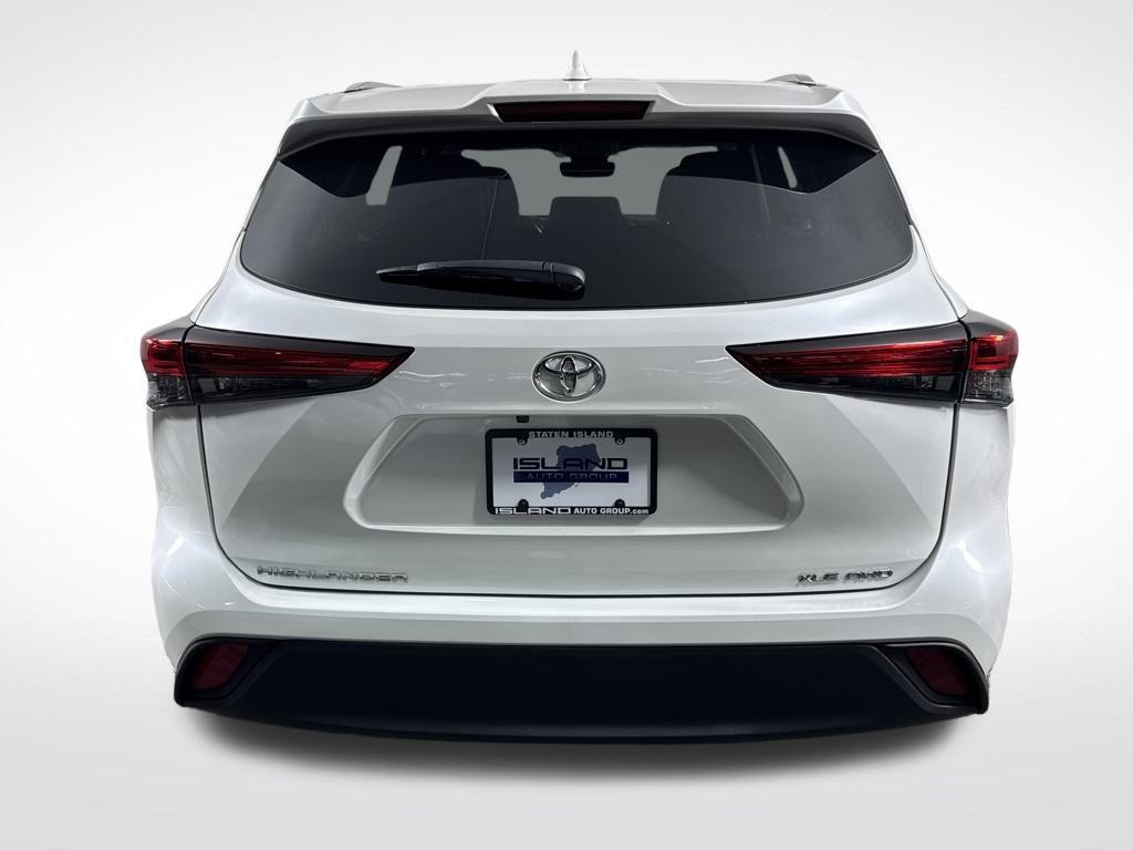 used 2023 Toyota Highlander car, priced at $35,650