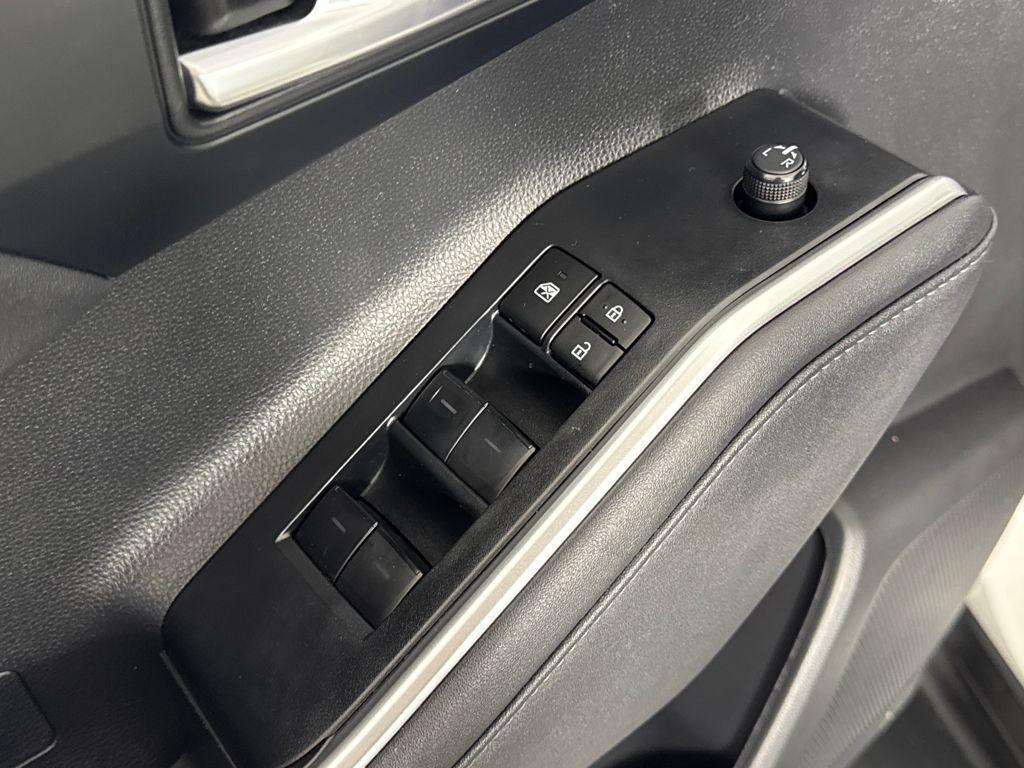 used 2023 Toyota Highlander car, priced at $35,650