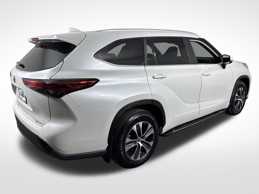 used 2023 Toyota Highlander car, priced at $35,650