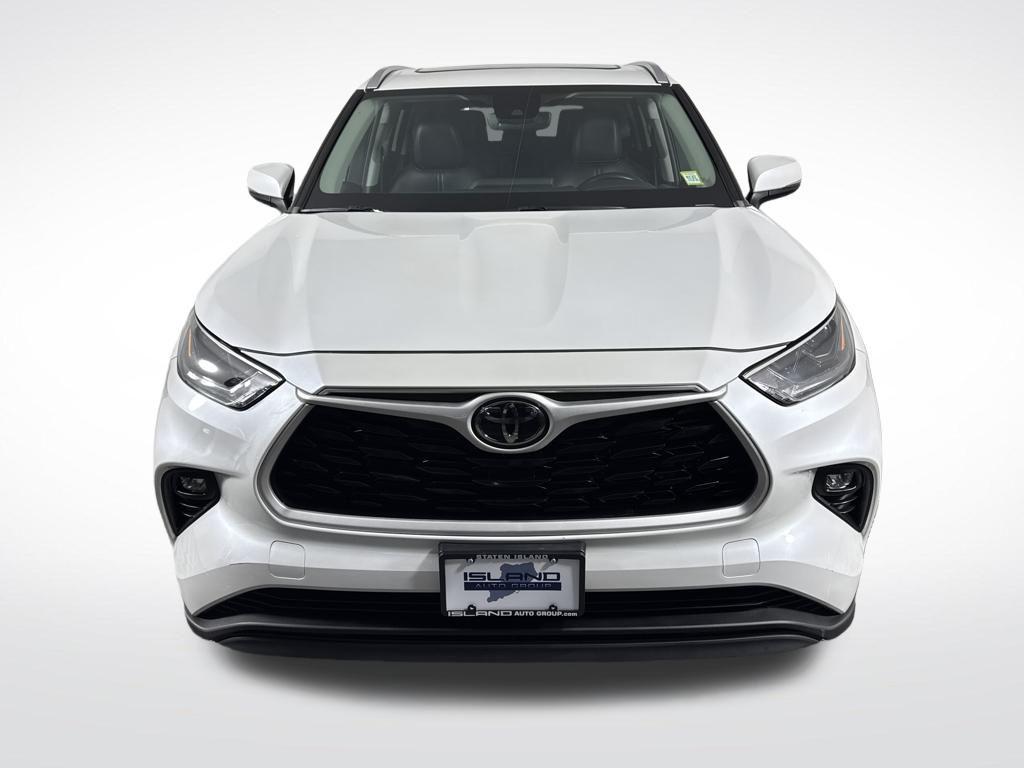 used 2023 Toyota Highlander car, priced at $35,650