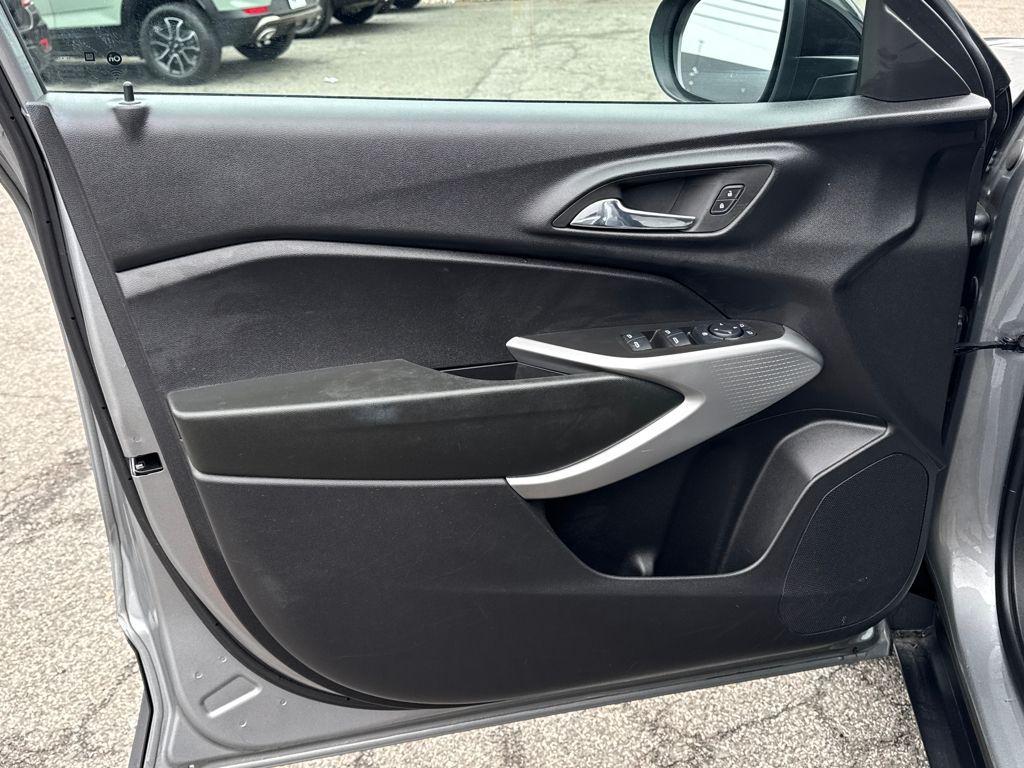 used 2024 Chevrolet Trax car, priced at $19,000