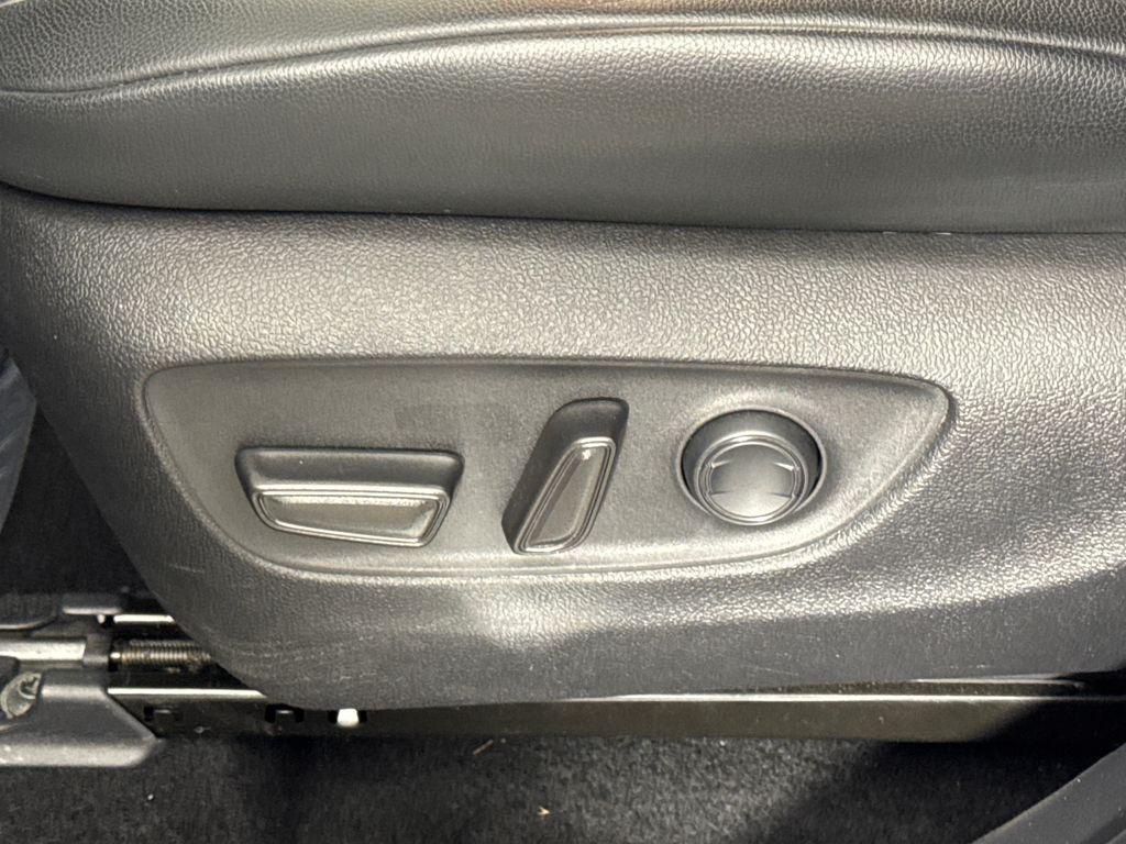 used 2022 Toyota Highlander car, priced at $37,880