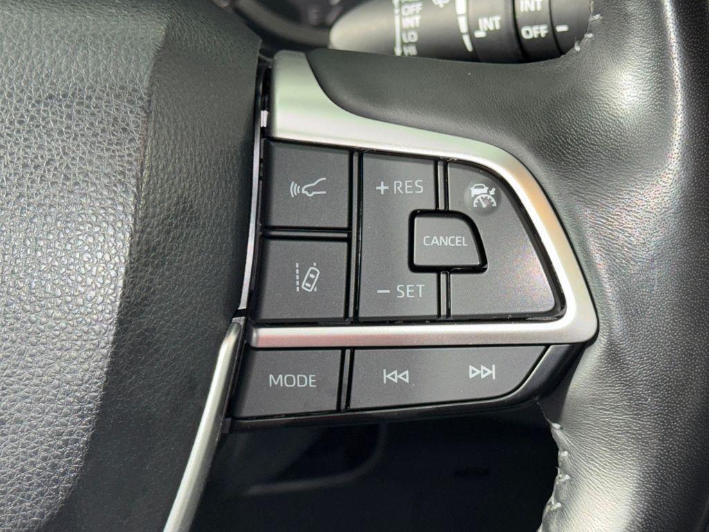 used 2022 Toyota Highlander car, priced at $37,880