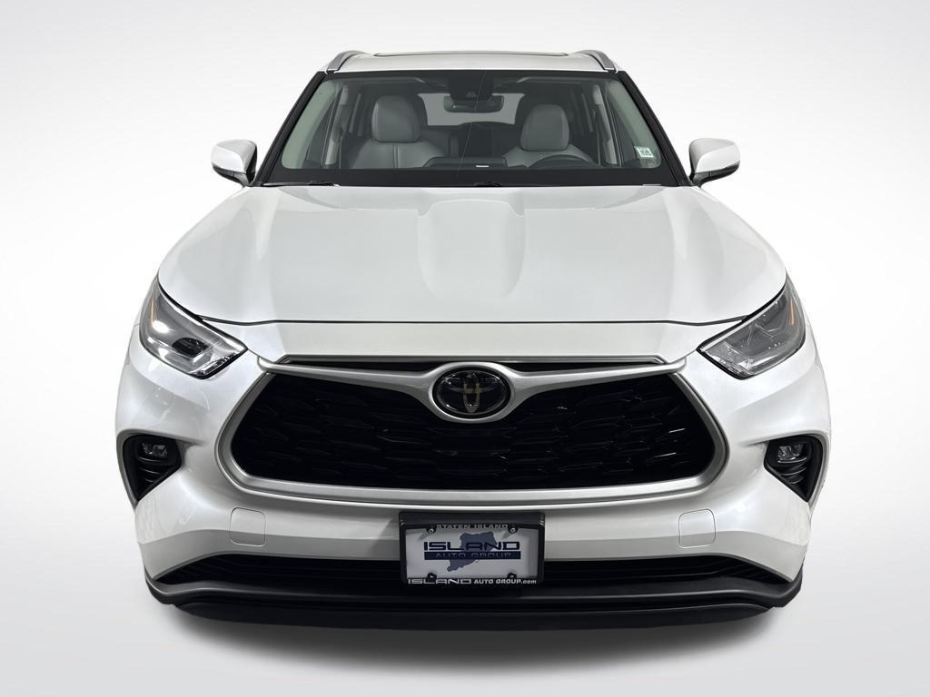 used 2023 Toyota Highlander car, priced at $37,850