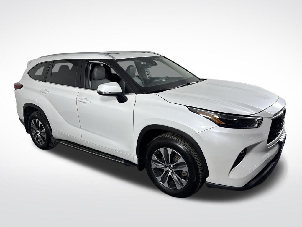 used 2023 Toyota Highlander car, priced at $37,850