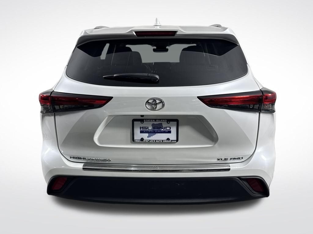 used 2023 Toyota Highlander car, priced at $37,850