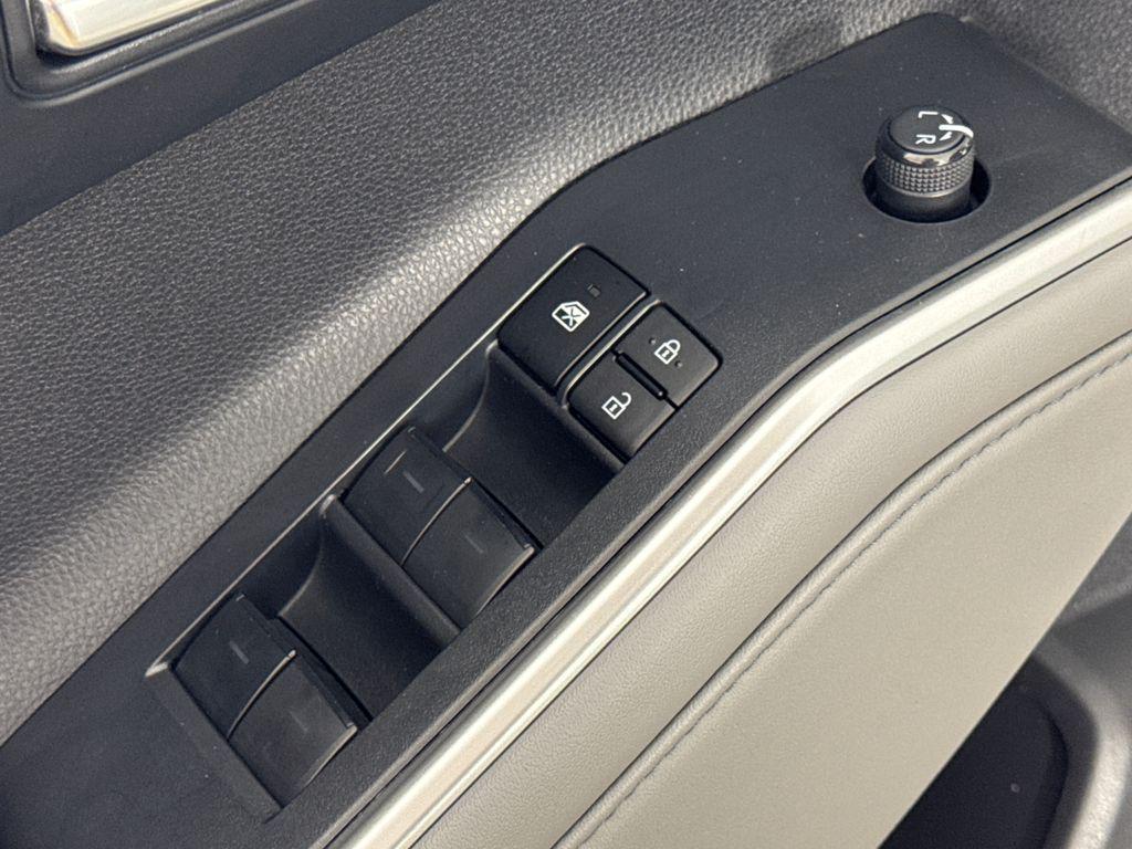 used 2023 Toyota Highlander car, priced at $37,850