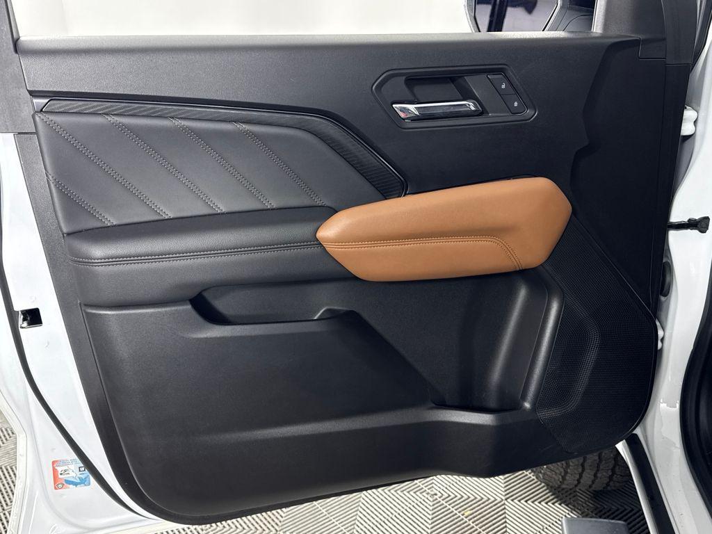 used 2023 GMC Canyon car, priced at $36,995