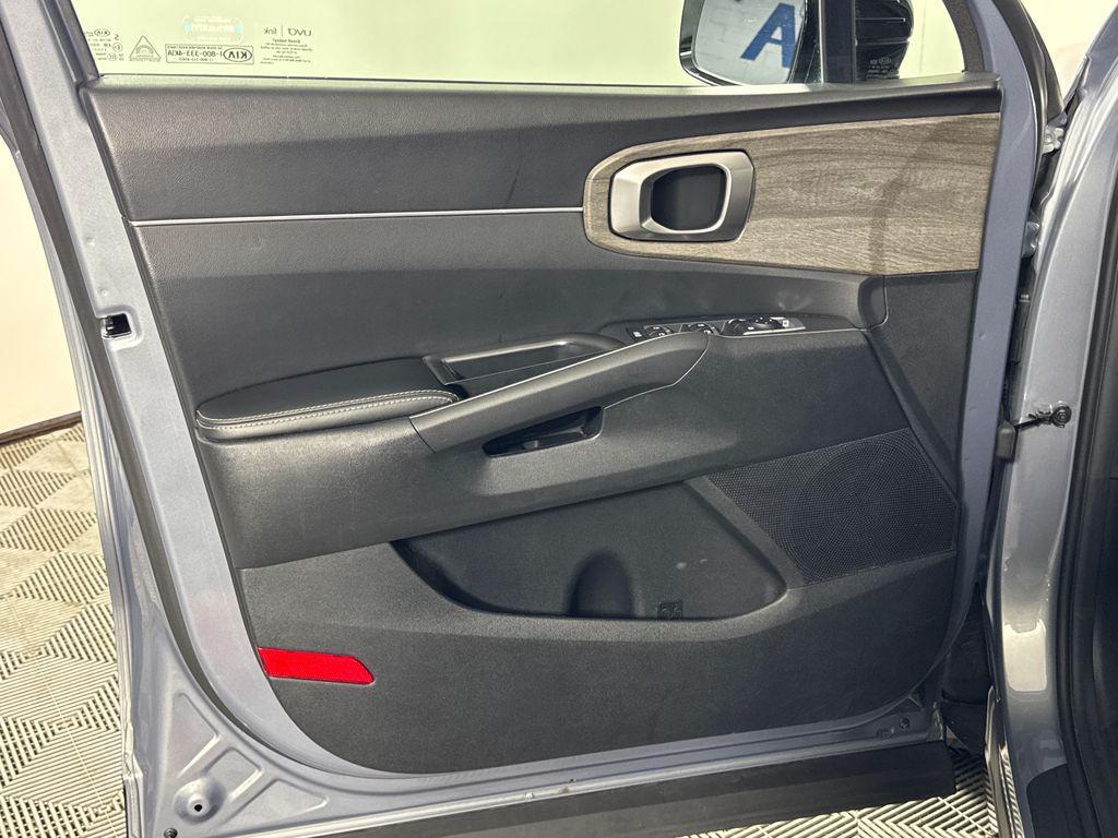 used 2021 Kia Sorento car, priced at $21,153