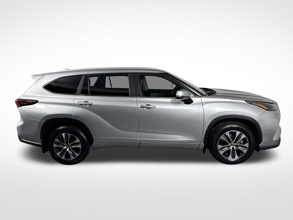used 2023 Toyota Highlander car, priced at $36,450