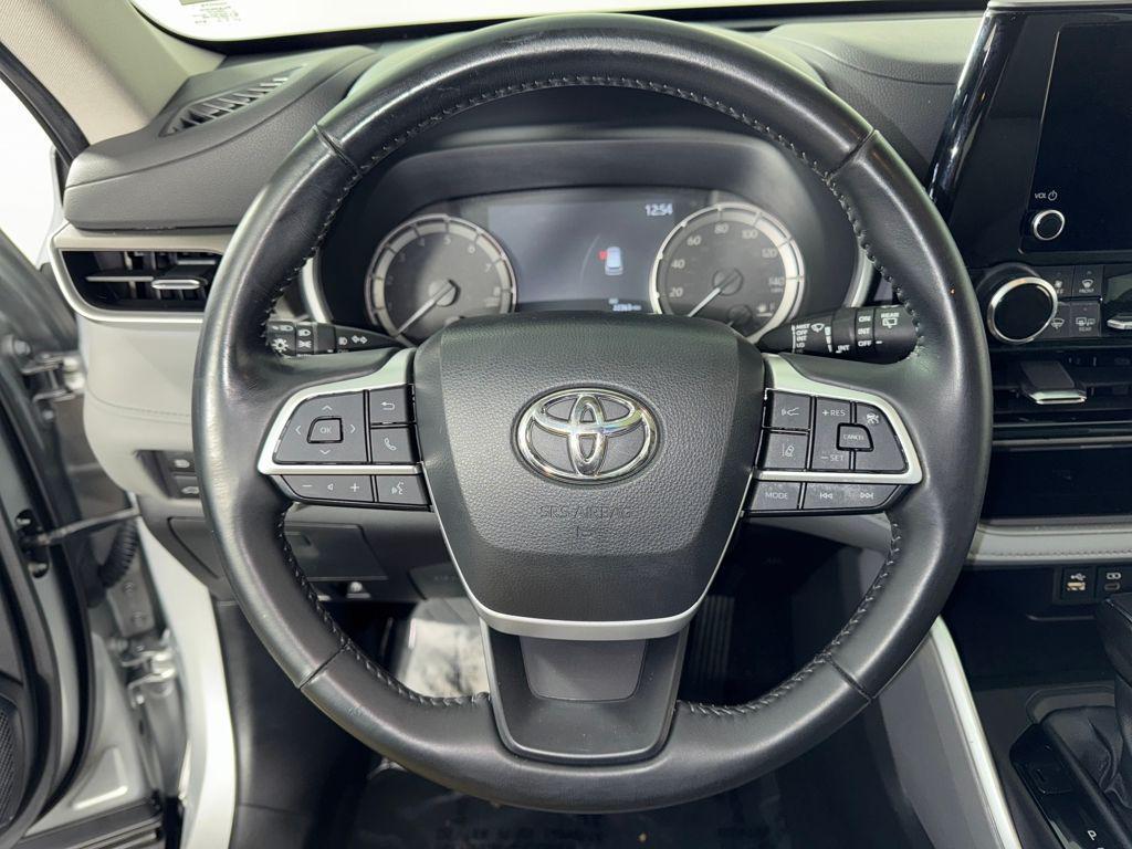 used 2023 Toyota Highlander car, priced at $36,450