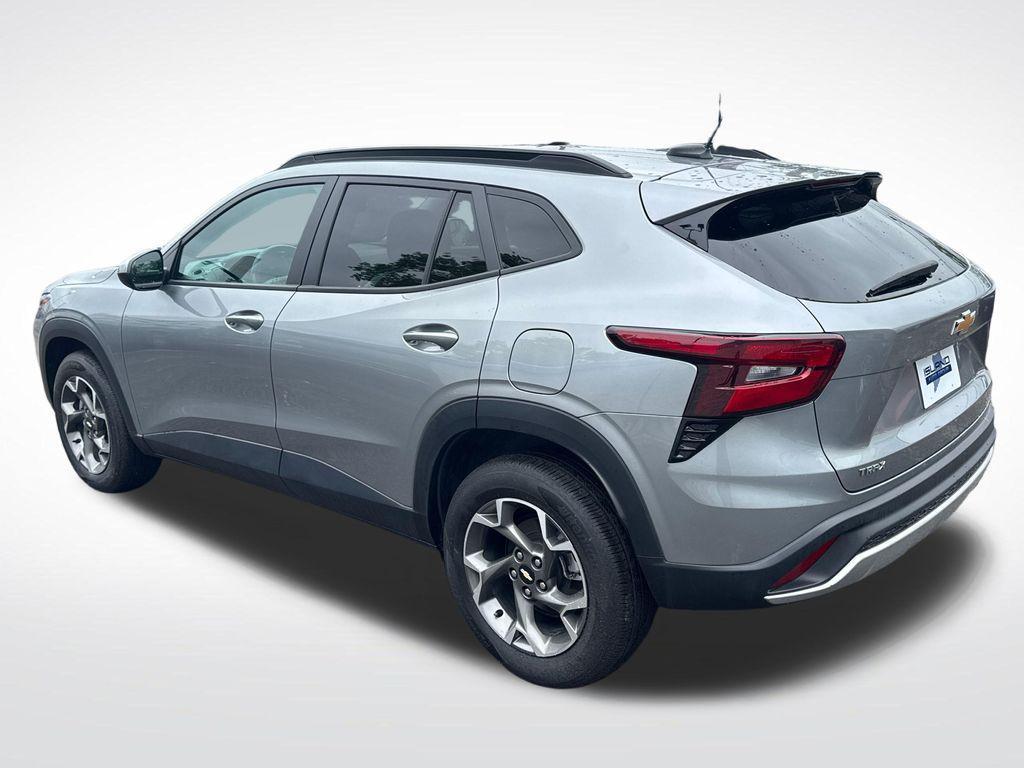 used 2024 Chevrolet Trax car, priced at $18,091