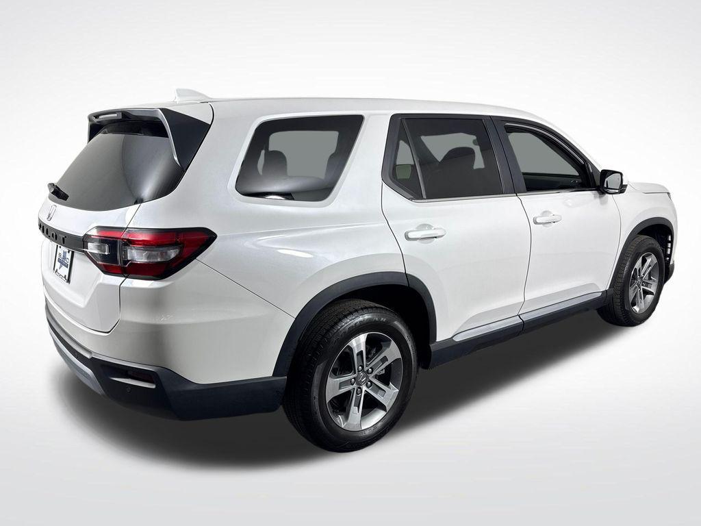 used 2024 Honda Pilot car, priced at $37,378