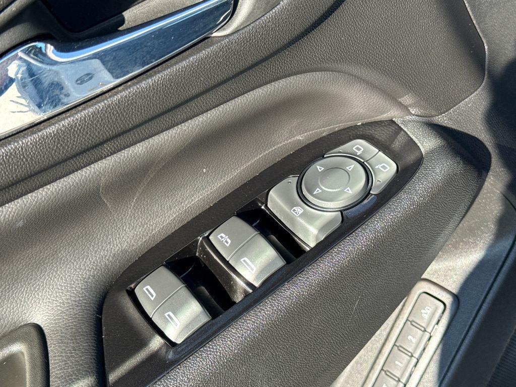 used 2022 Chevrolet Equinox car, priced at $19,435