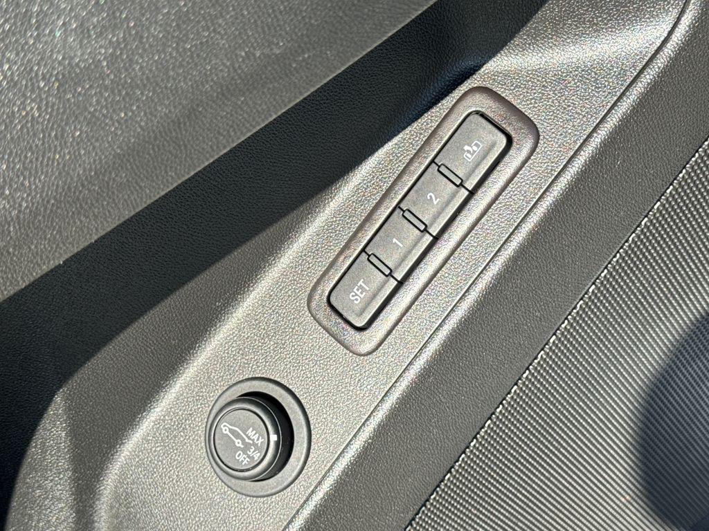 used 2022 Chevrolet Equinox car, priced at $19,435