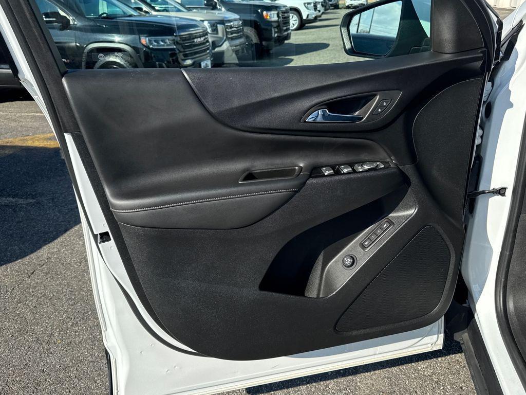 used 2022 Chevrolet Equinox car, priced at $19,435