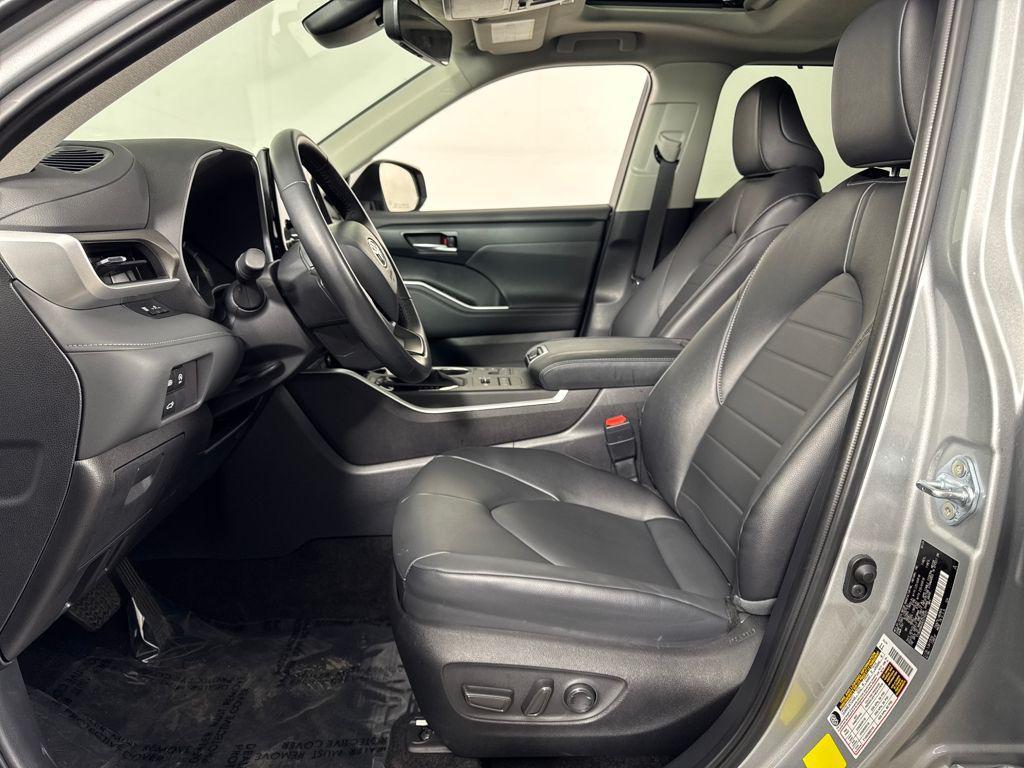 used 2024 Toyota Highlander car, priced at $42,850