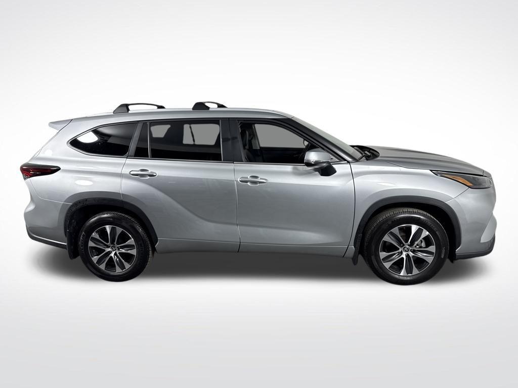 used 2024 Toyota Highlander car, priced at $42,850