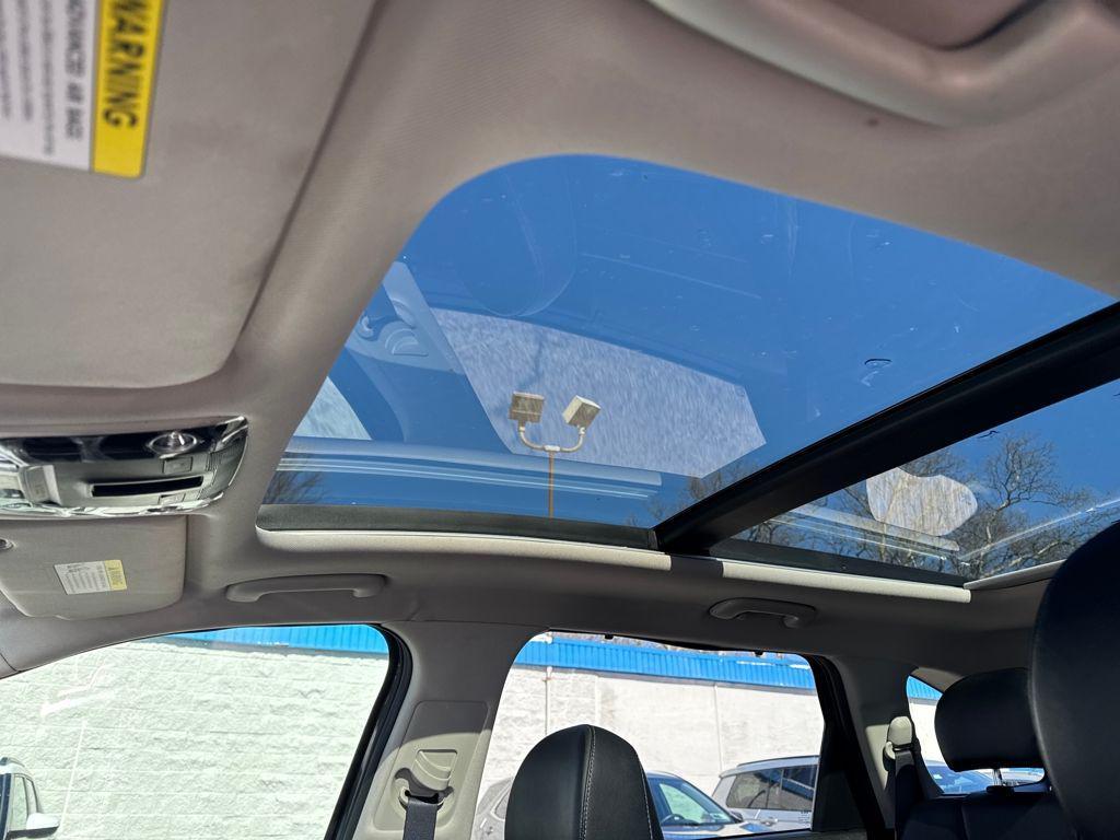 used 2023 Kia Sorento car, priced at $30,096