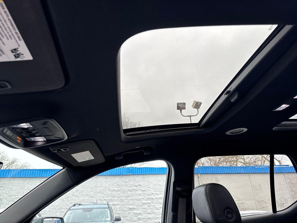 used 2023 Chevrolet Traverse car, priced at $26,606