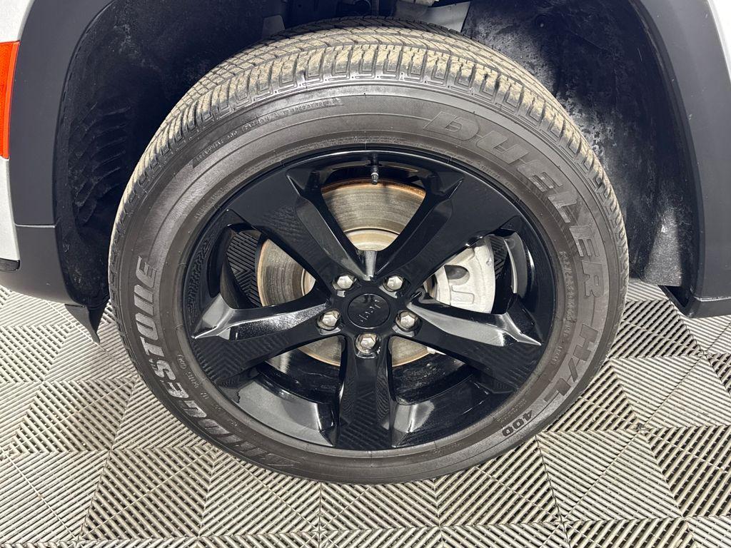 used 2024 Jeep Grand Cherokee L car, priced at $35,899