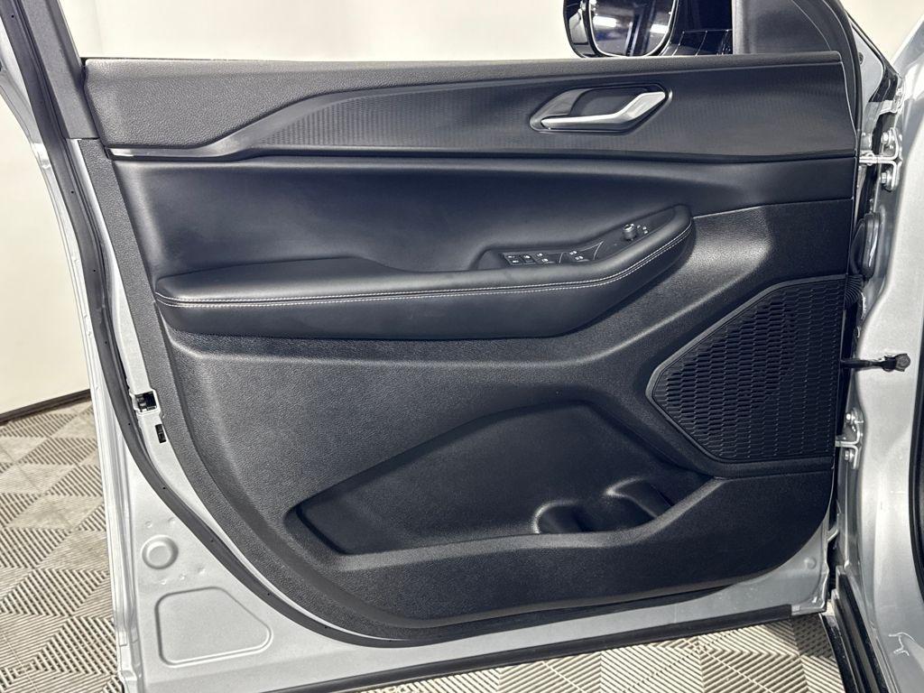 used 2024 Jeep Grand Cherokee L car, priced at $35,899