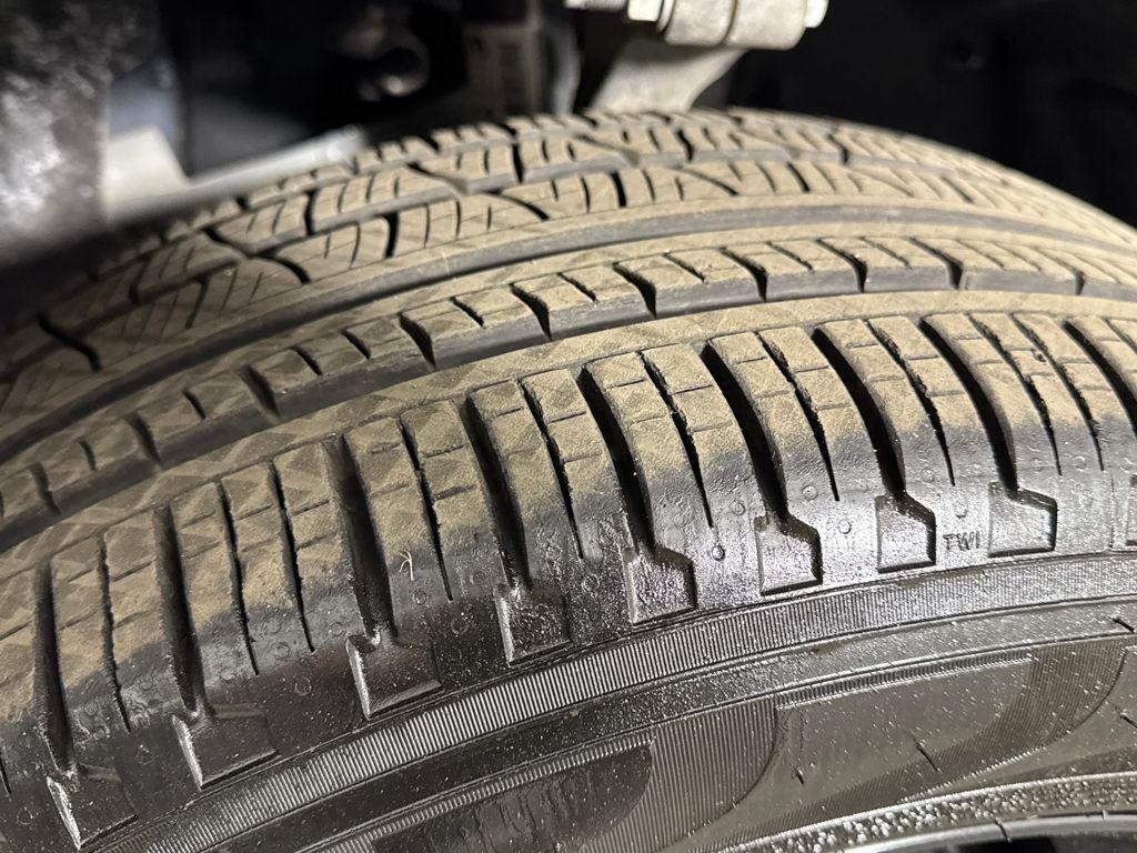 used 2024 Jeep Grand Cherokee car, priced at $37,217