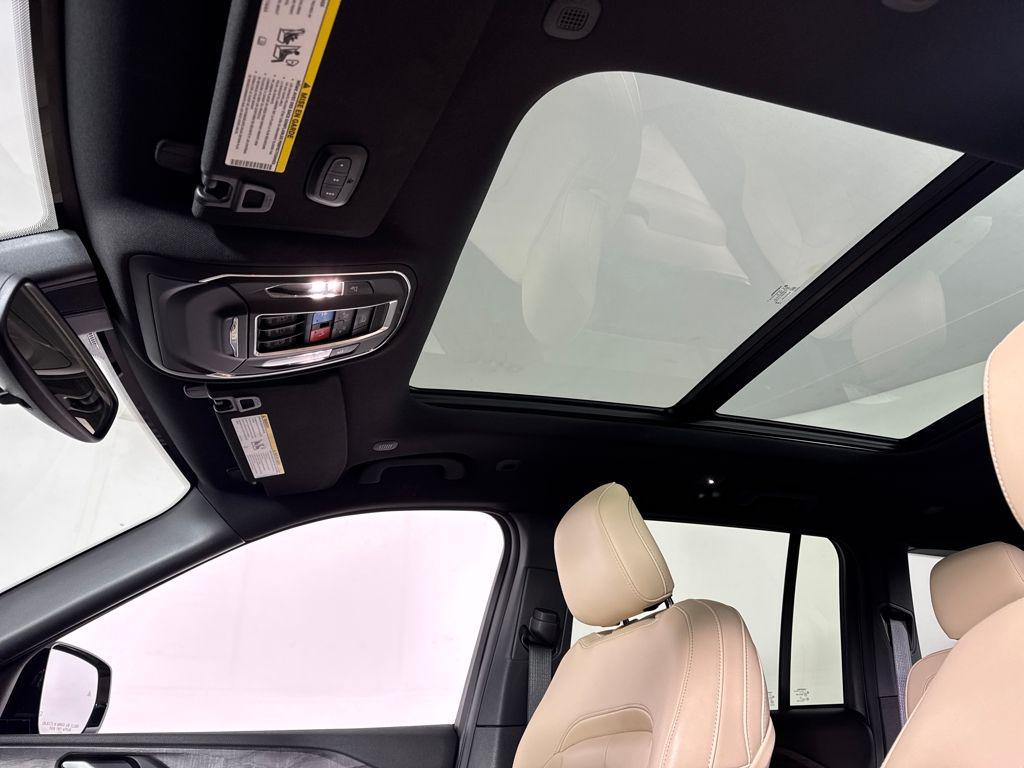 used 2024 Jeep Grand Cherokee car, priced at $37,217