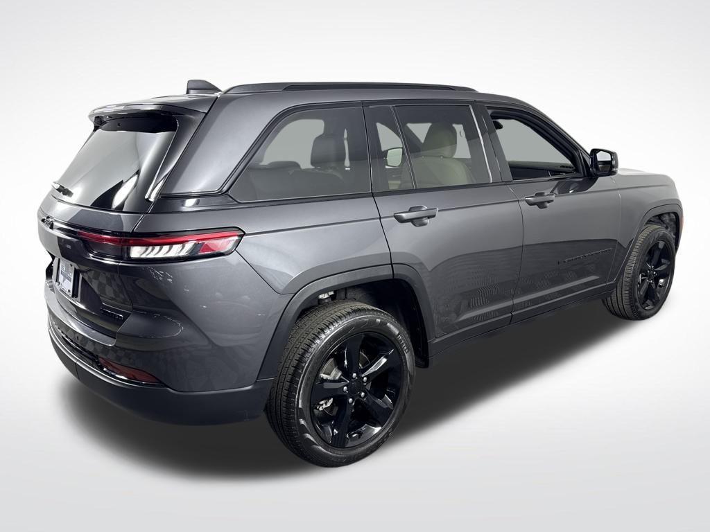 used 2024 Jeep Grand Cherokee car, priced at $37,217