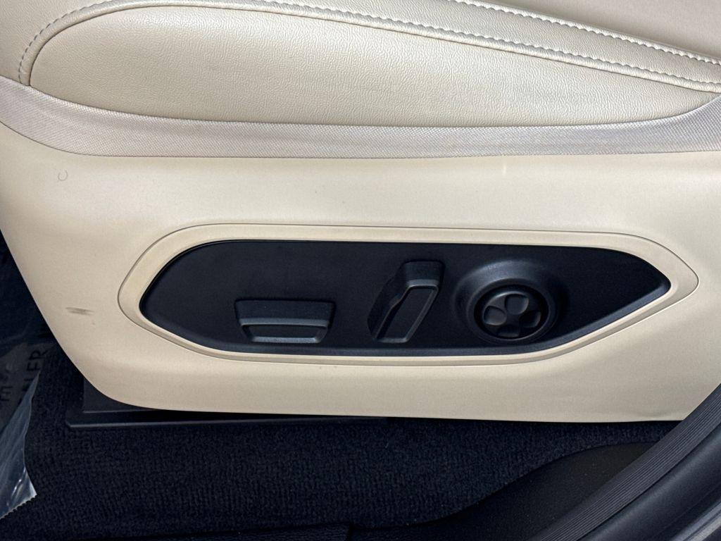 used 2024 Jeep Grand Cherokee car, priced at $37,217